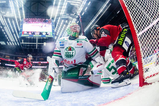 Rögles målvakt Christoffer Rifalk och Malmö Redhawks