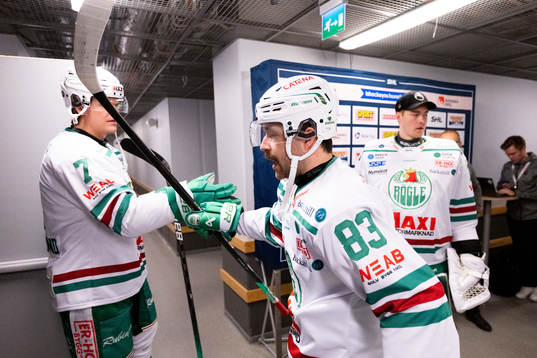 Rögles Erlend Lesund och Riley Sheen