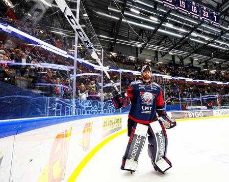 Linköpings målvakt Marcus Högberg jublar
