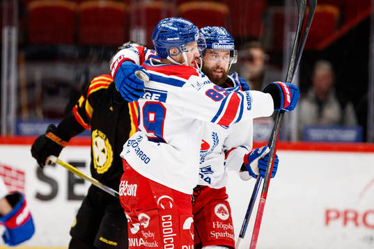 Oskarshamns Patrik Karlkvist jublar