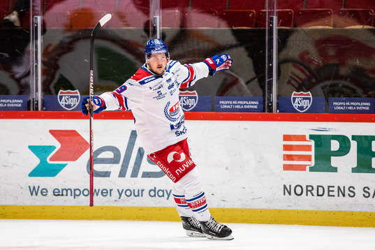 Oskarshamns Patrik Karlkvist jublar