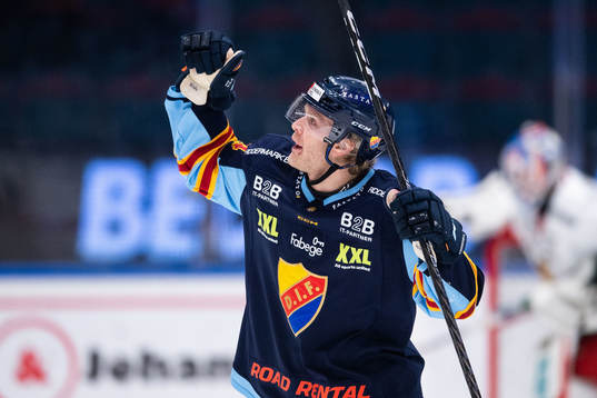 Djurgårdens Olle Liss jublar