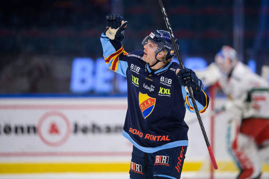 Djurgårdens Olle Liss jublar