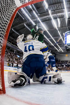 Leksands målvakt Mantas Armalis och Färjestads Victor