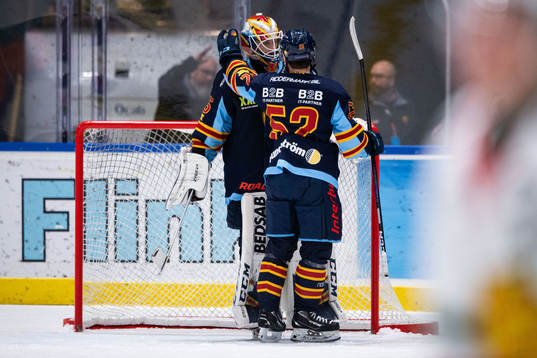 Djurgårdens målvakt Carl Lindbom och Mika Ounasvuori