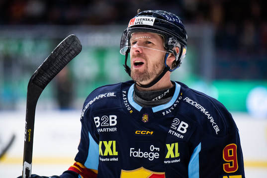 Djurgårdens Cameron Schilling deppar