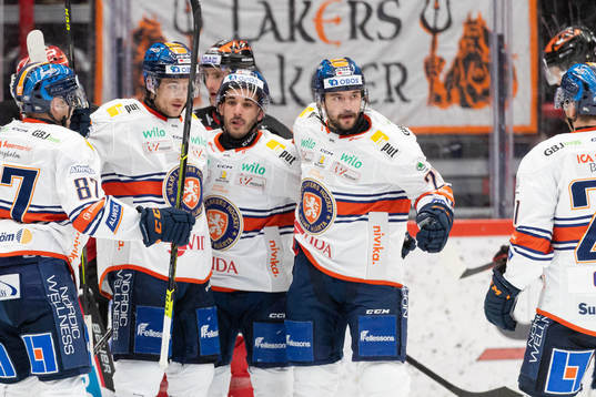 Växjös Tobias Rieder jublar
