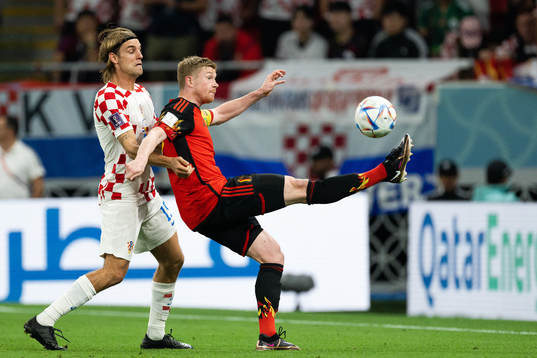 Borna Sosa of Croatia and Kevin de Bruyne of Belgium