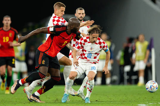 Romelu Lukaku of Belgium against Mario Pasalic , Marcelo