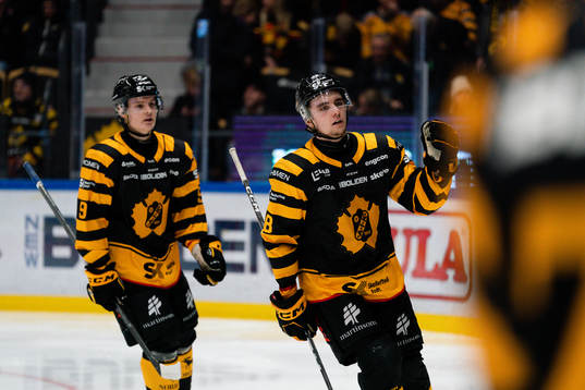 Skellefteås Elias Stenman jublar