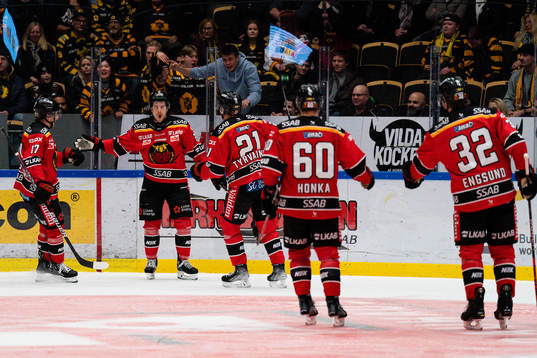Luleås Brendan Shinnimin jublar