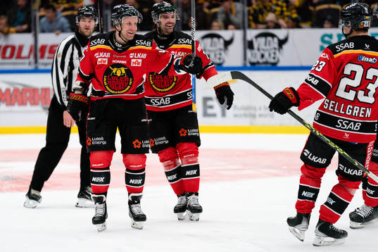 Luleås Leo Komarov jublar