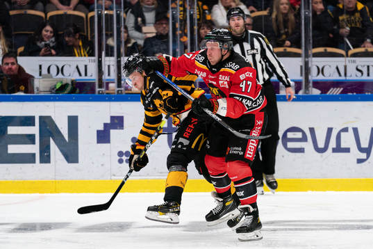 Skellefteås Jonathan Pudas och Luleås Leo Komarov