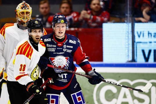 Brynäs Mikko Niemelä och Linköpings Filip Bystedt