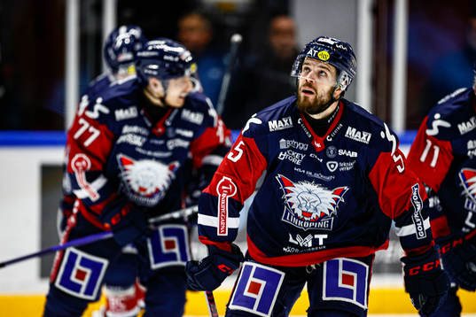 Linköpings Oscar Fantenberg jublar