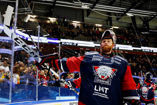 Linköpings målvakt Marcus Högberg jublar