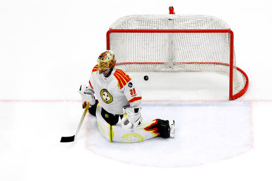 Mål av Linköping förbi Brynäs målvakt Anders Lindbäck