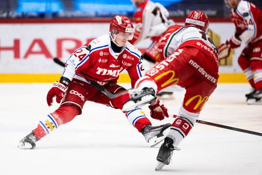 Timrås Erik Walli Walterholm täcker skott