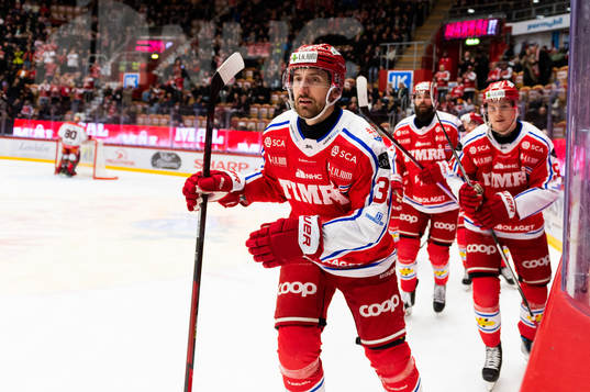 Timrås Albin Lundin jublar