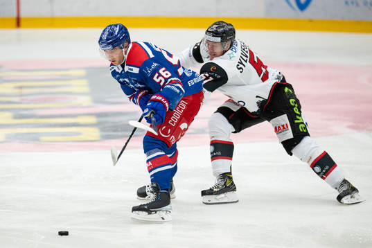 Oskarshamns Robin Norell och Malmö Redhawks Emil Sylvegård