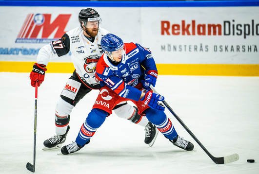 Malmö Redhawks Joakim Ryan och Oskarshamns Myles Powell