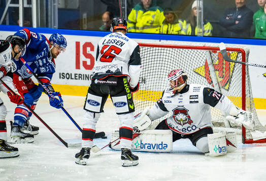 Oskarshamns Jiri Smejkal och Malmö Redhawks målvakt