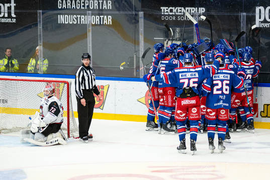Oskarshamns Hynek Zohorna jublar med lagkamrater