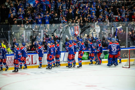 Oskarshamns spelare jublar