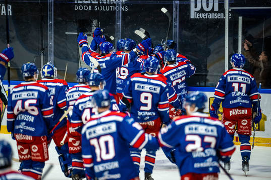 Oskarshamns spelare jublar