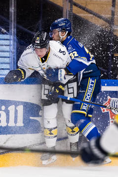 HV71s Victor Sjöholm och Leksands Jesper Kandergård