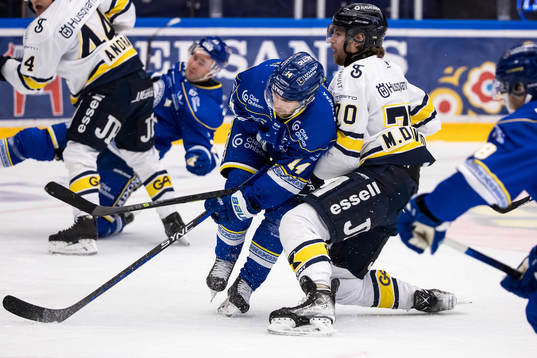 Leksands Oskar Lang och HV71s Marcus Davidsson