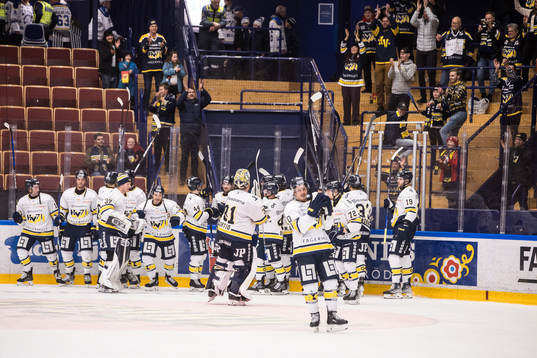 HV71s spelarna jublar