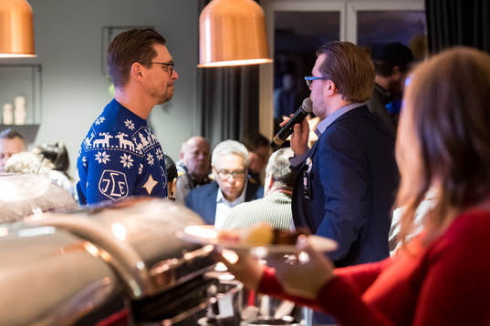 Leksands tränare Björn Hellkvist innan ishockeymatchen i