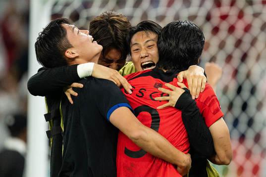 Players of South Korea celebrate