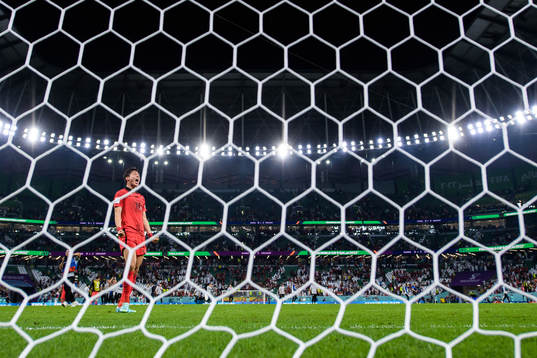 Uijo Hwang of South Korea celebrates