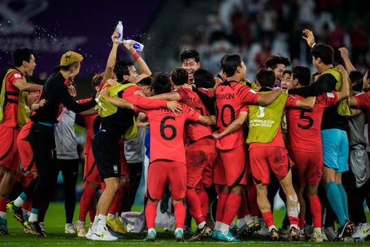 Players of South Korea celebrate