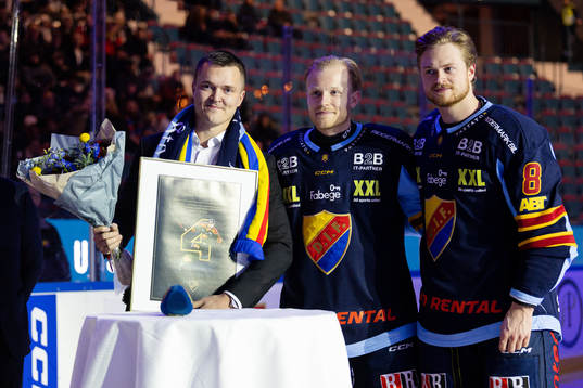 Marcus Högström uppmärksammas av Djurgårdens Alexander