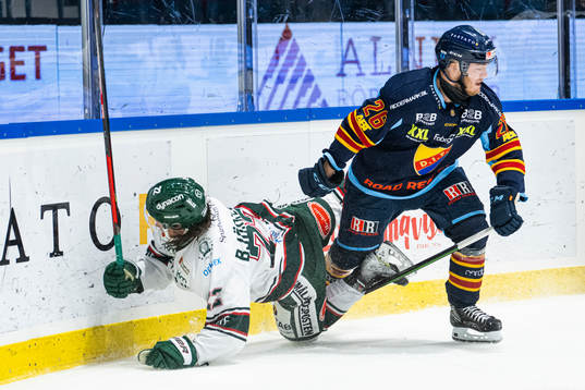 Djurgårdens Emil Berglund och Tingsryds Tobias Björklund