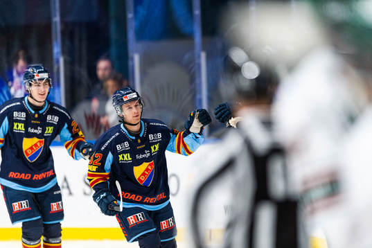 Djurgårdens Mika Ounasvuori jublar
