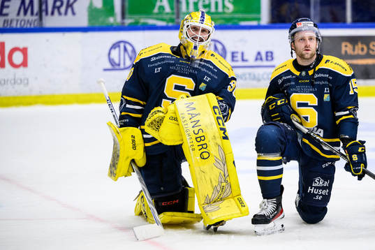 Södertäljes målvakt Fredrik Bergvik och Albin Carlson