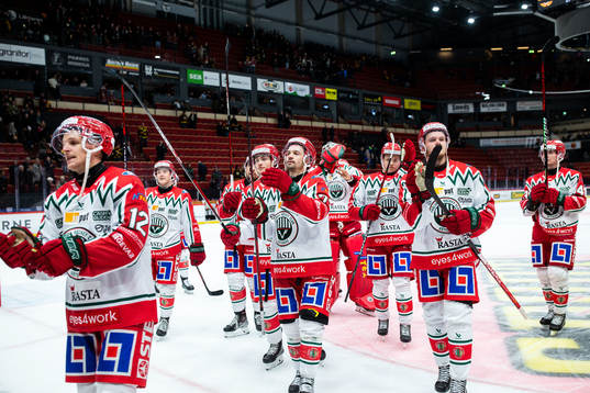 Frölundas spelare jublar