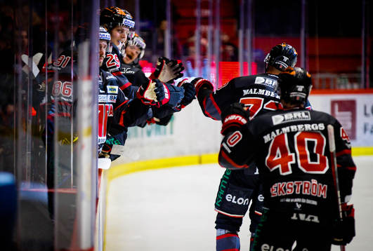 Örebros Oliver Eklind jublar vid 3-0