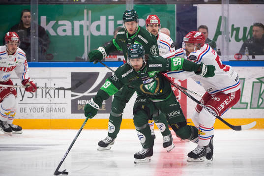 Färjestads Linus Johansson och Timrås Jonathan Dahlén