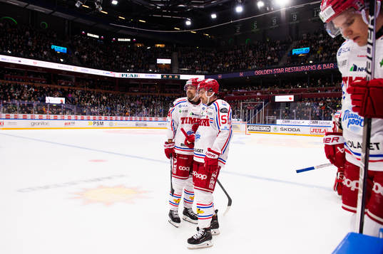 Timrås Emil Pettersson och Anton Lander deppar