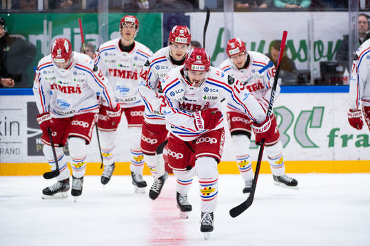 Timrås Nicholas Halloran jublar