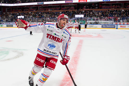 Timrås Nicholas Halloran jublar