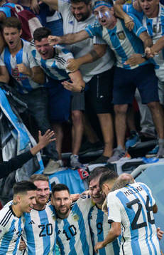 Enzo Fernandez, Alexis Mac Allister, Lionel Messi, Julian