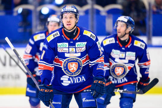 Växjös Kalle Kossila jublar