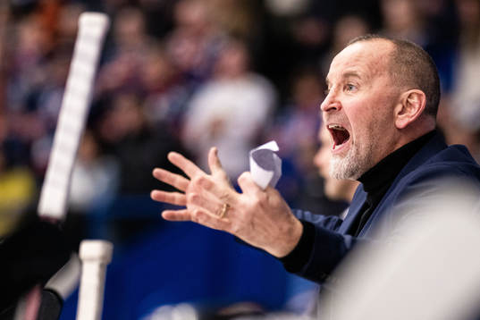Luleås tränare Thomas Berglund reagerar på domslut