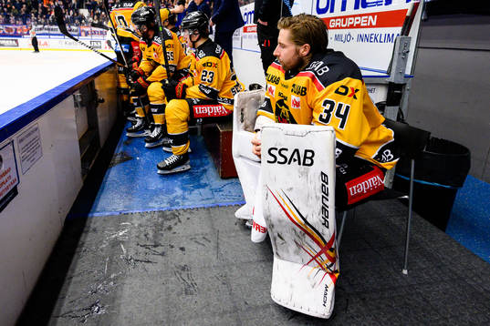 Luleås målvakt Joel Lassinantti deppar